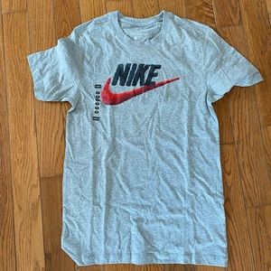 Never worn Nike shirt